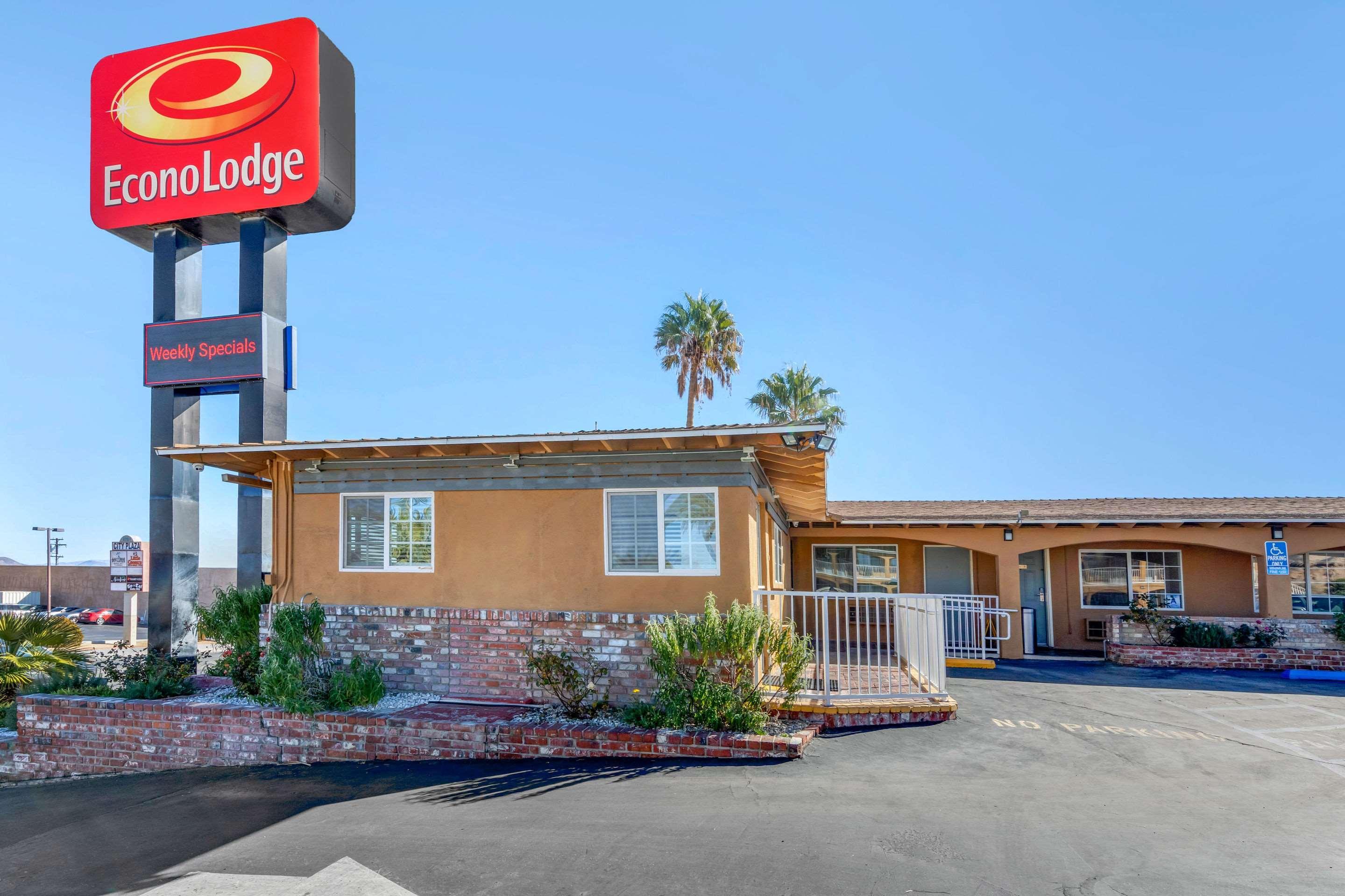 Econo Lodge On Historic Route 66 Barstow Exterior photo