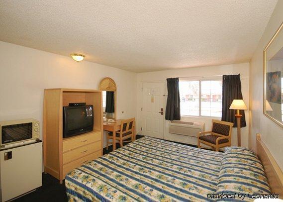 Econo Lodge On Historic Route 66 Barstow Room photo