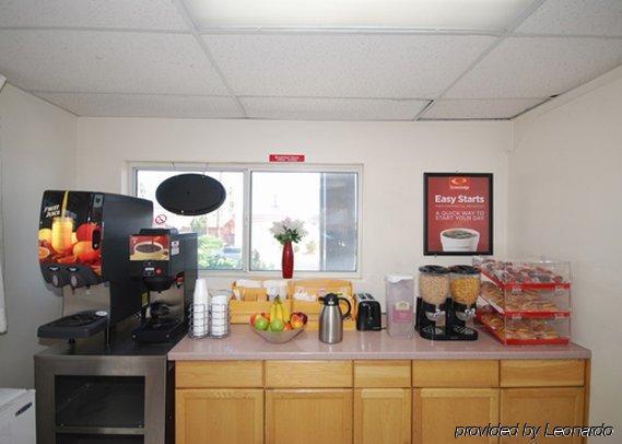 Econo Lodge On Historic Route 66 Barstow Restaurant photo