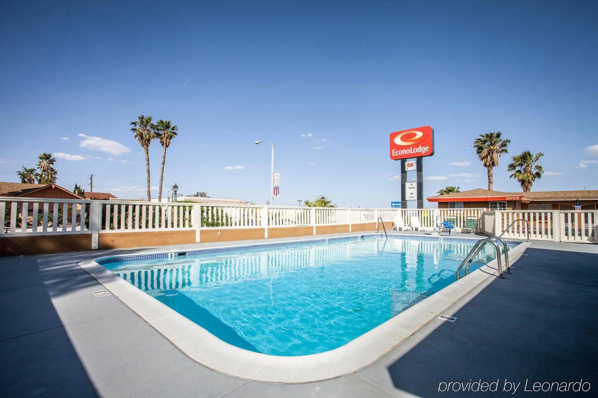 Econo Lodge On Historic Route 66 Barstow Exterior photo